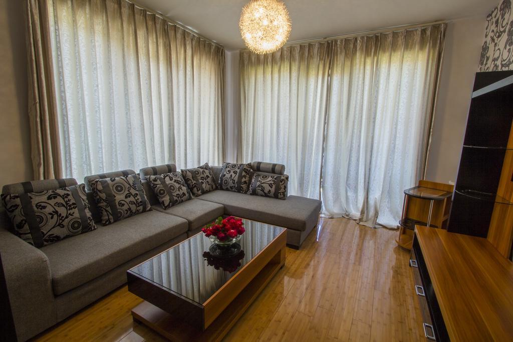 מלון באקוריאני Red House מראה חיצוני תמונה
